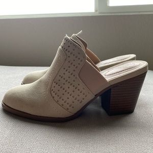 Womens Heeled Clog Tan/Beige Size 5 Never Worn